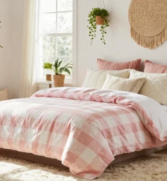 18 Pink Checkered Bedding Ideas for Trendy Bedrooms