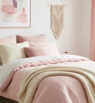 19 Pastel Pink Bedding Ideas for Relaxing Bedrooms